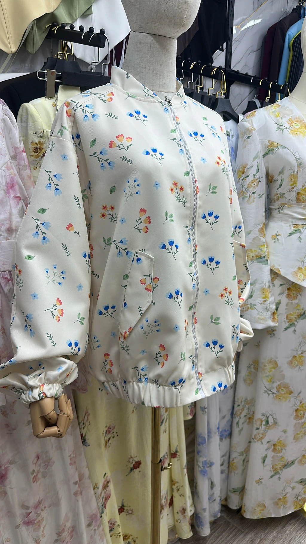 Бомбер