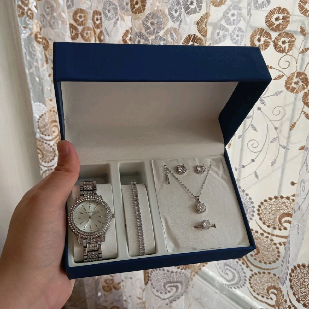 ЖЕНСКИЙ НАБОР Б/У