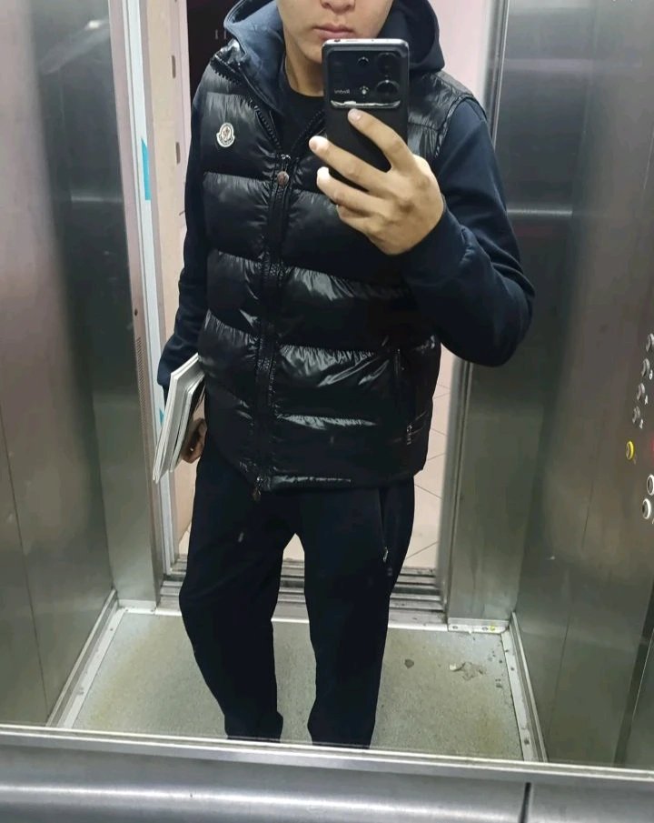 жилетка монклер